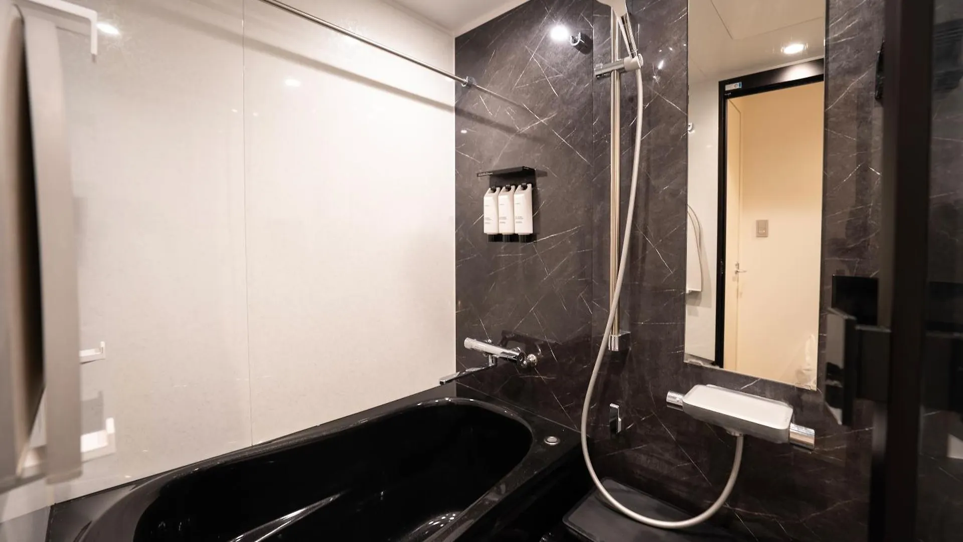 **** Hotel Uh Suite Namba Station Osaka Japan