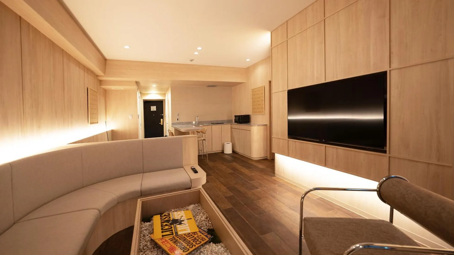 Uh Suite Namba Station Osaka